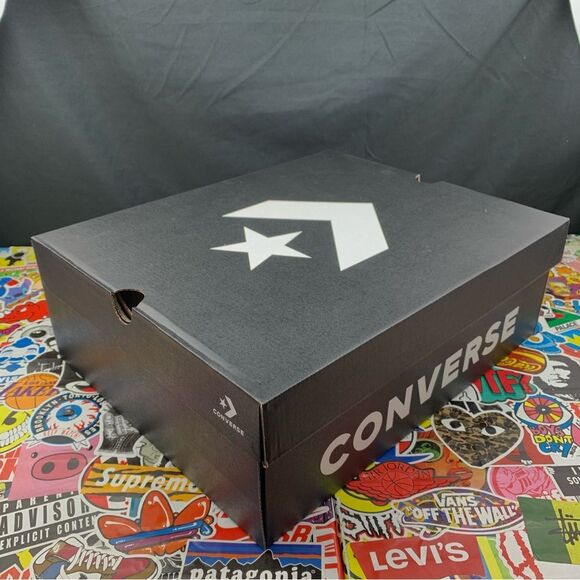 Converse Lugged 2.0 Leather All Star Women's Various Sizes - Picture 13 of 13